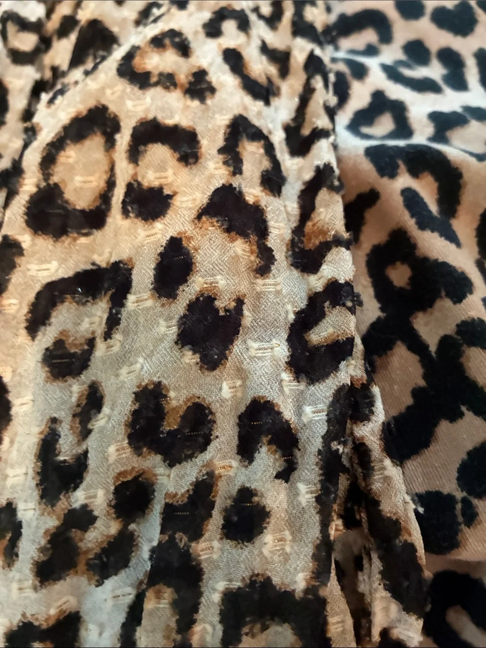 Chico's Leopard Print- Elastic Cuffs Hint of metallic Gold on Sleeves Size 2